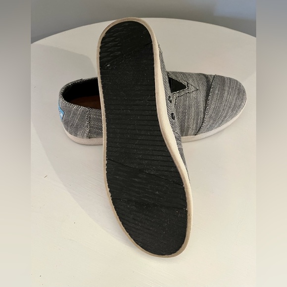 Like New TOMS Women’s Woven Canvas Avalon Slip-on Shoes Black and White - Picture 8 of 10